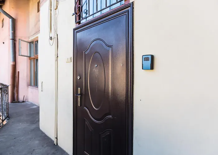 куліша 15, в центрі,тц форум,оперний Λβιβ