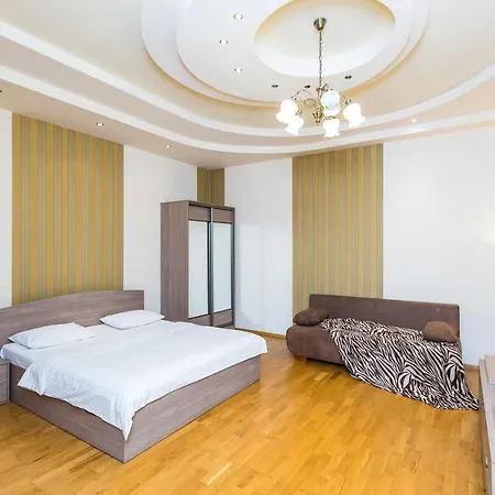 куліша 15, в центрі,тц форум,оперний Apartment *