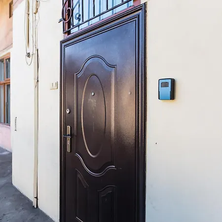 куліша 15, в центрі,тц форум,оперний Lviv