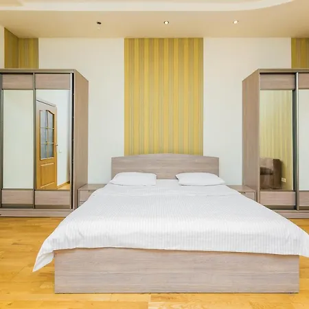 Apartment куліша 15, в центрі,тц форум,оперний *