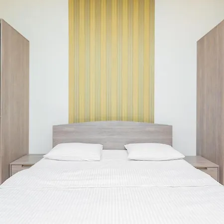 Apartment куліша 15, в центрі,тц форум,оперний