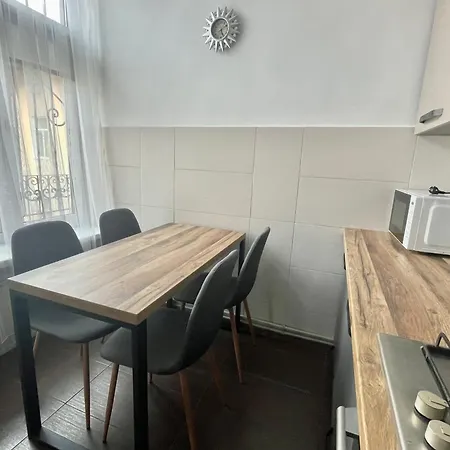 куліша 15, в центрі,тц форум,оперний Appartement