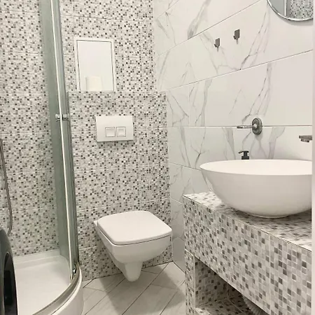 куліша 15, в центрі,тц форум,оперний * Lviv