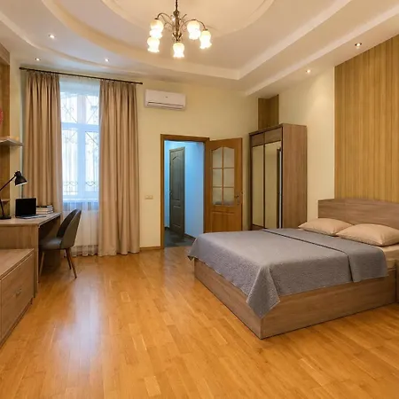Appartamento куліша 15, в центрі,тц форум,оперний