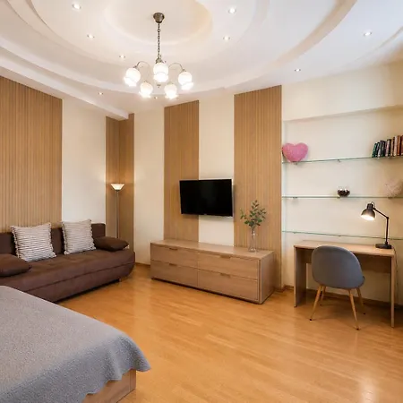 куліша 15, в центрі,тц форум,оперний