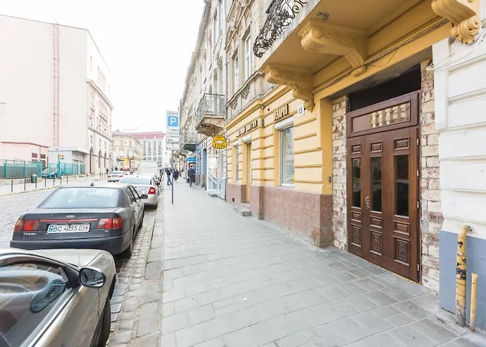 куліша 15, в центрі,тц форум,оперний * Львов